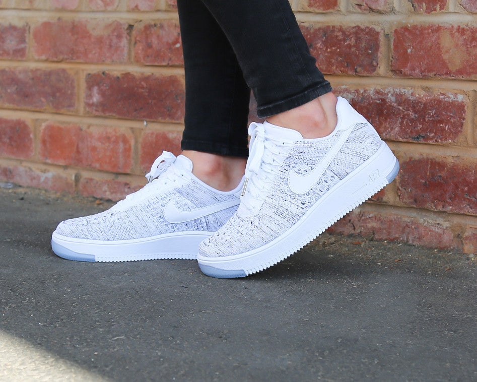 Nike wmns air force 1 flyknit low Clearance