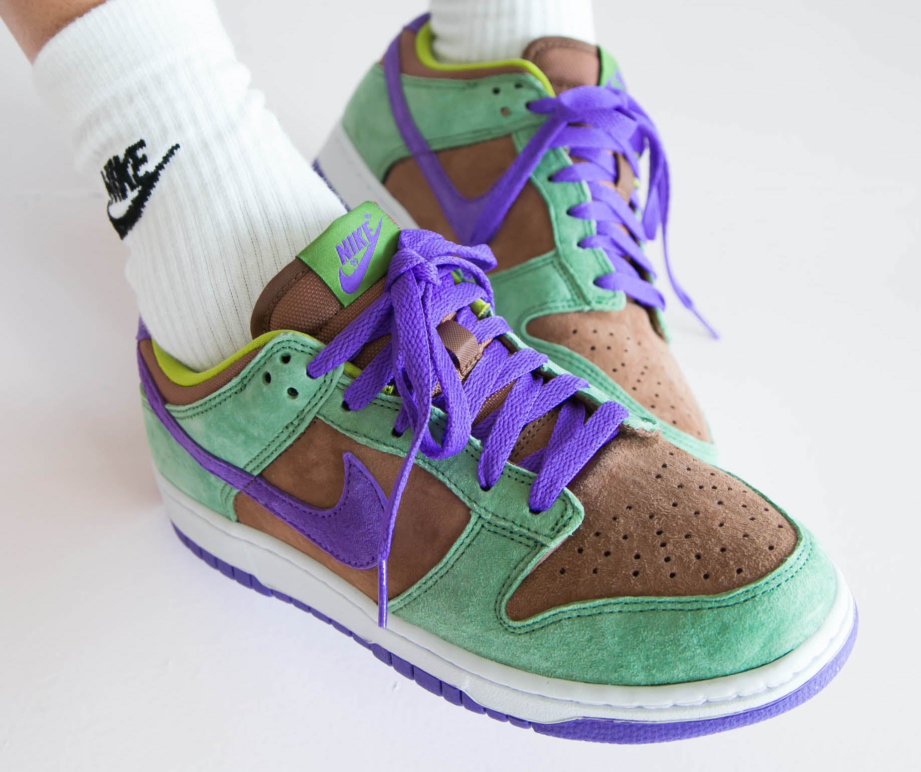 202001030-sneaker-shots-