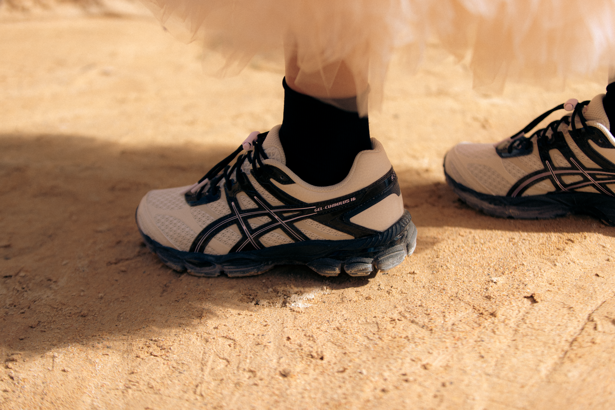 FINESSE & ASICS PRESENTS THE GEL-CUMULUS 16™ DESERT ROSE