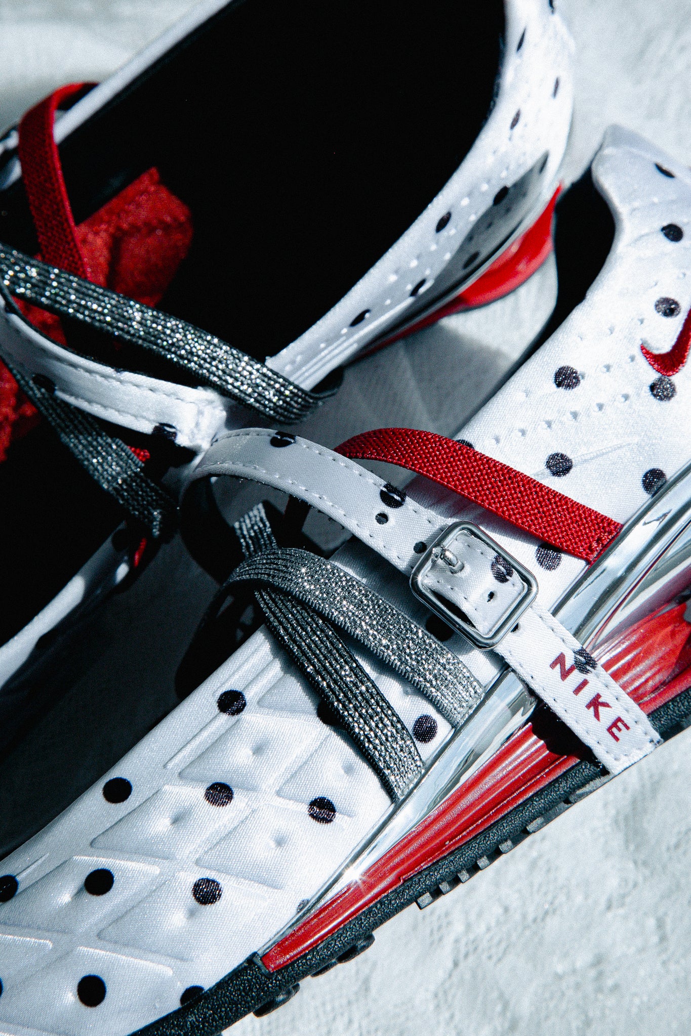Nike Shox Calistra SP NAKED CHP White/University Red/Black IW2346-160