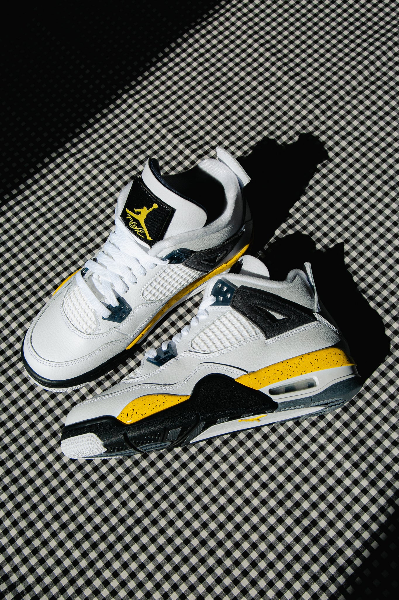 Air Jordan 4 Retro Tour Yellow IO2463-102