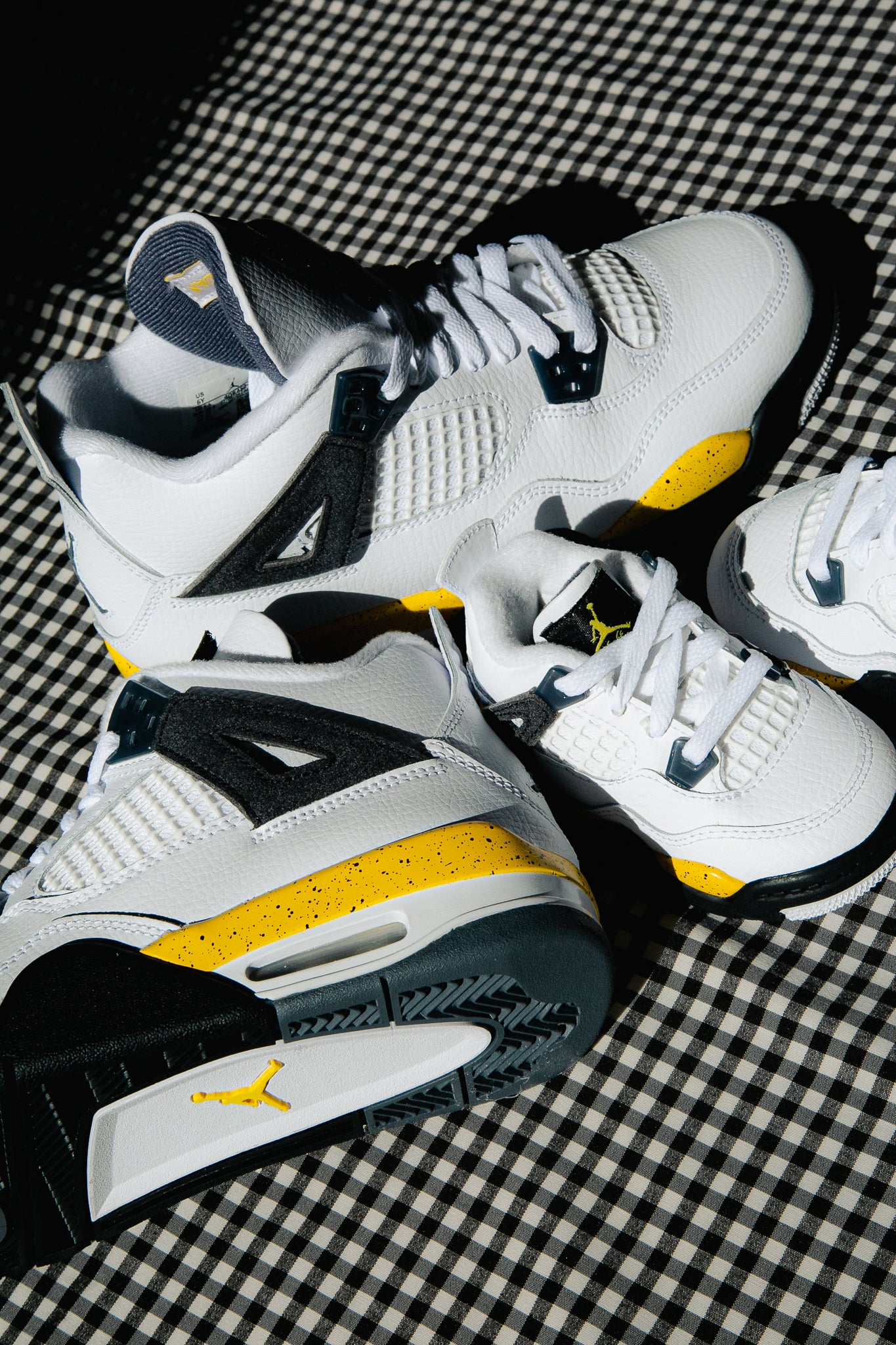 Air Jordan 4 Retro Tour Yellow IO2463-102