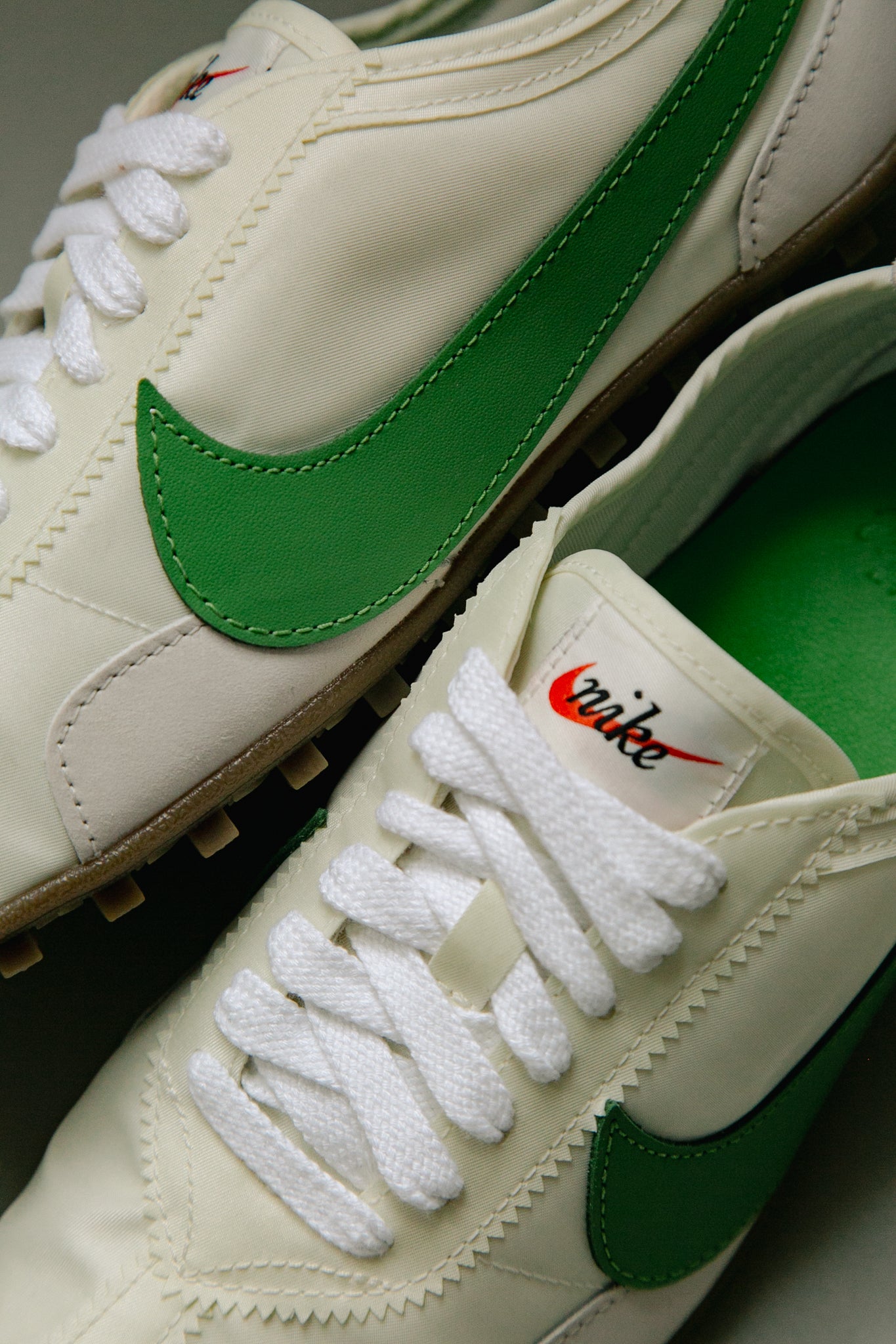 Nike Moon Shoe OG SP Sail/Chlorophyll/Light Bone II0407-102