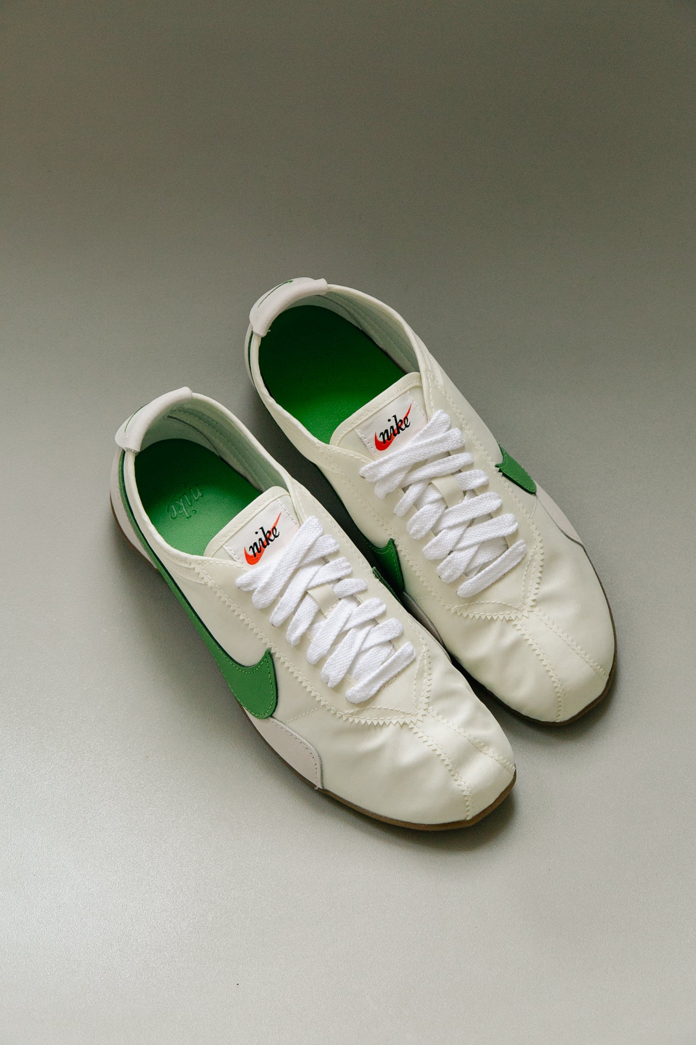 Nike Moon Shoe OG SP Sail/Chlorophyll/Light Bone II0407-102