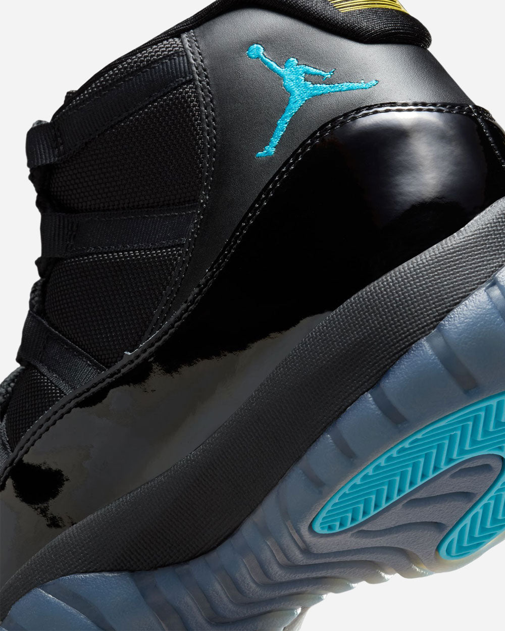 Air Jordan 11 Retro Black/Gamma Blue CT8012-047