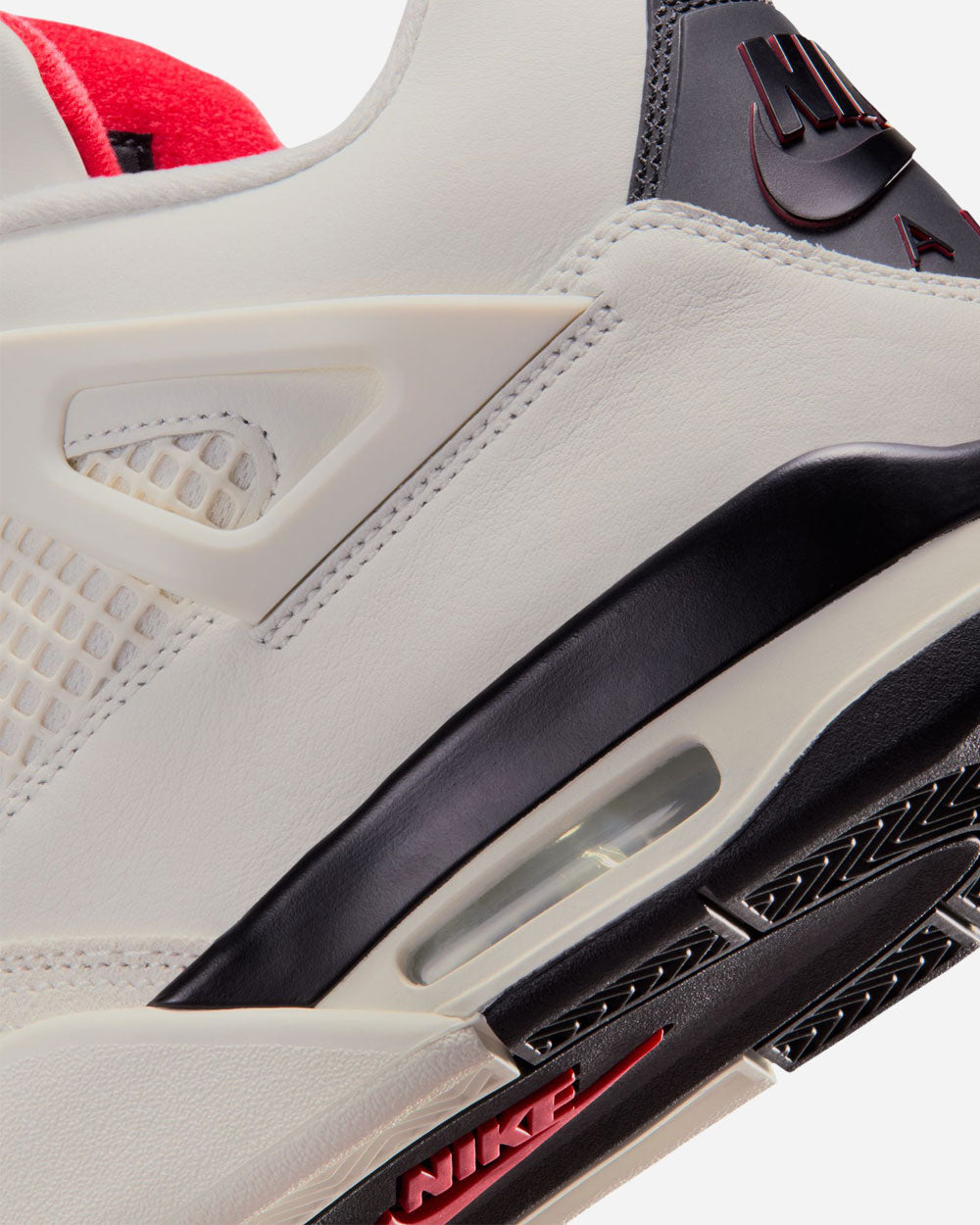 Air Jordan 4 Retro "Flight Club" Sail/Black/University Red IM4002-100