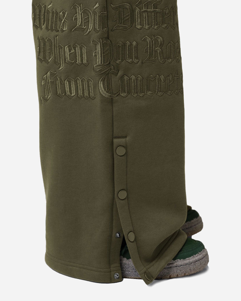 Teyana Taylor  x Jordan Fleece Pants Rough Green IQ3844-326