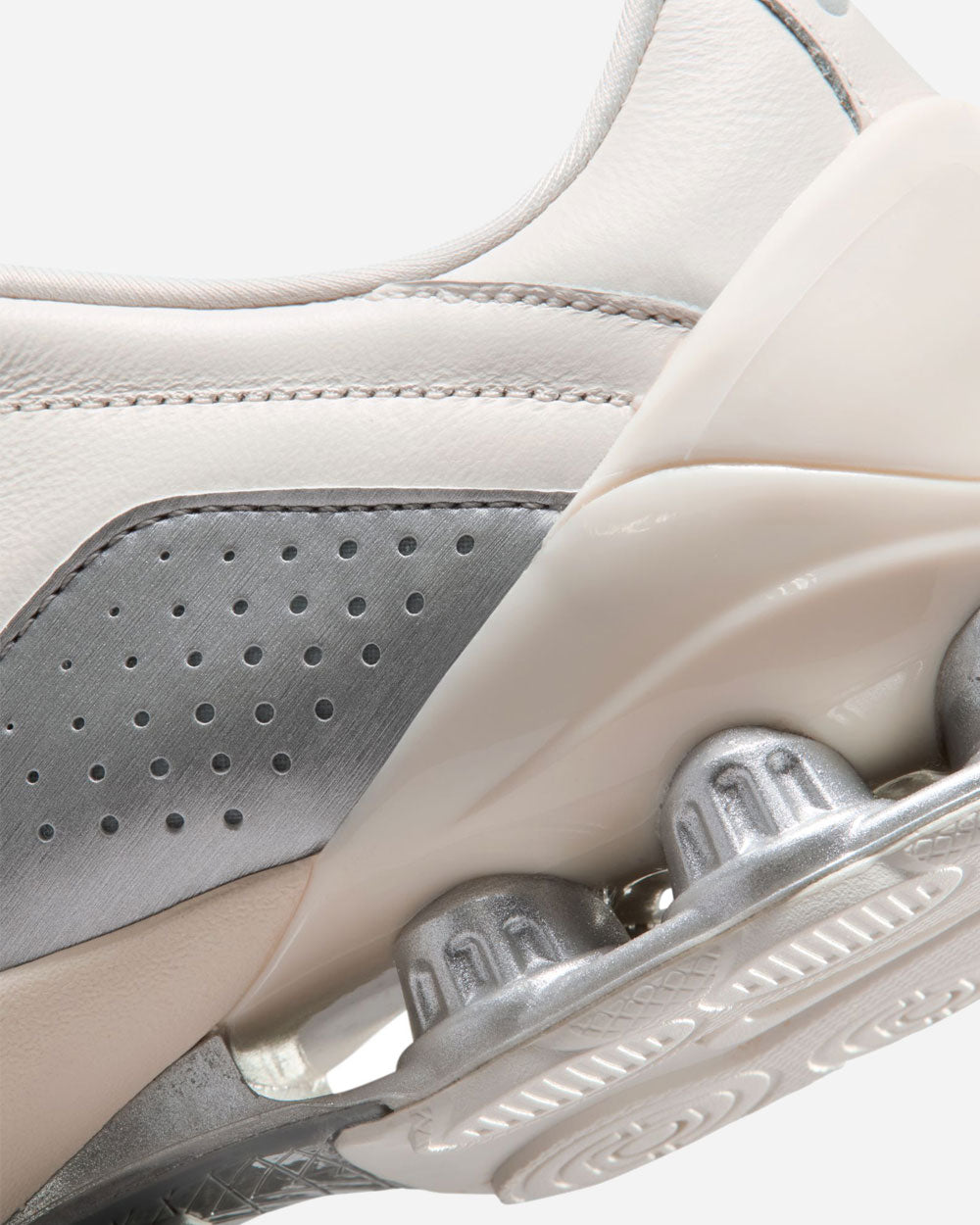 Nike Total 90 Shox Magia Sail/Metallic Silver IO9300-100