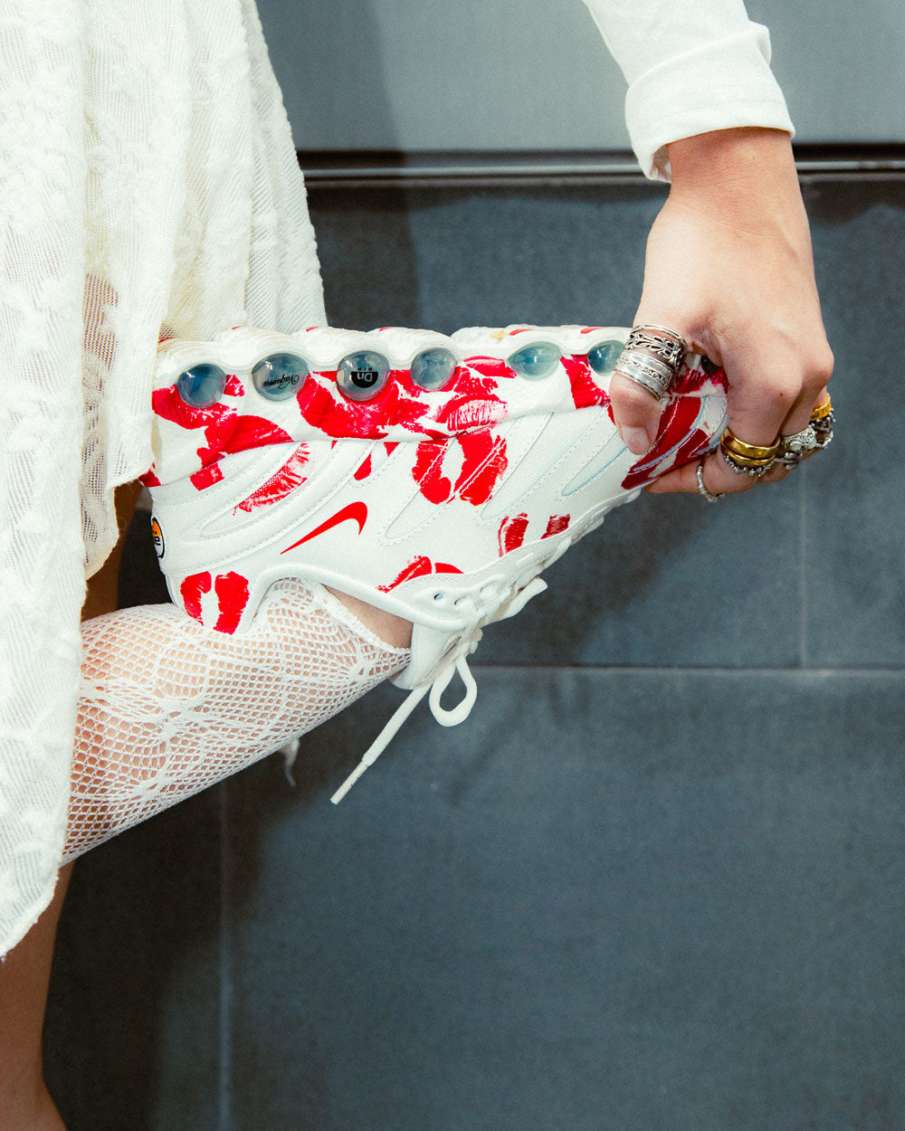 Vaquera x Nike DN8 Sail/Prime Red/Black IM4029-100