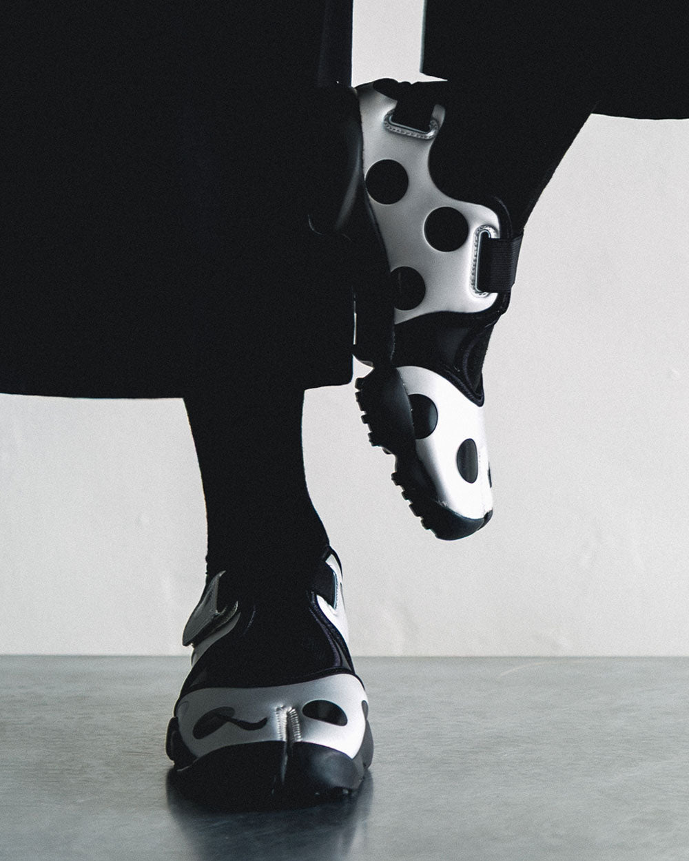 Nike Air Rift Polka Dot Black/Metallic Silver IR1226-001