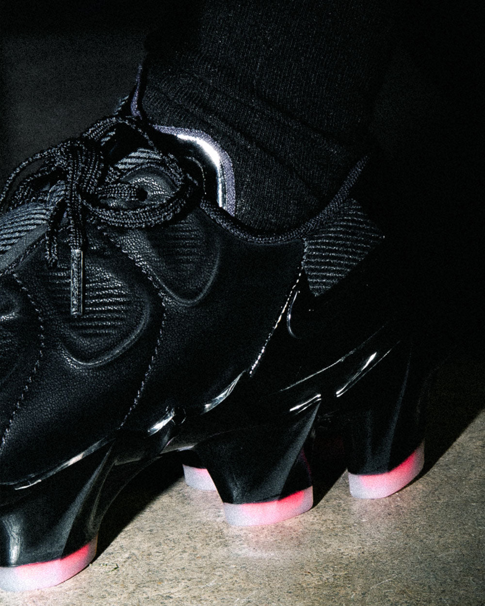 Nike First Sight Mirage Black/Flash Crimson HQ2412-001