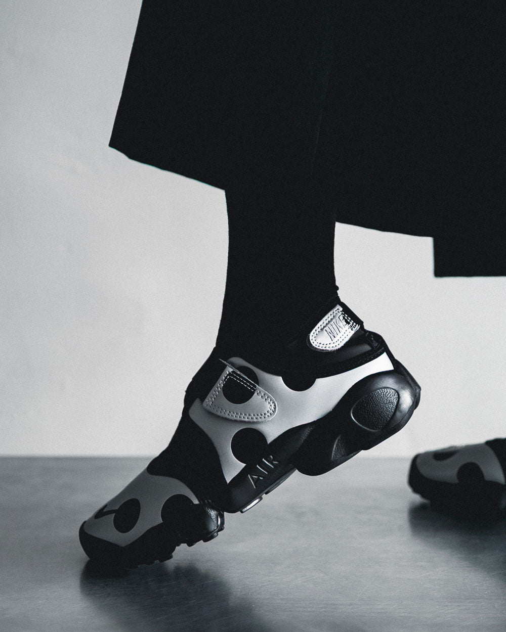 Nike Air Rift Polka Dot Black/Metallic Silver IR1226-001