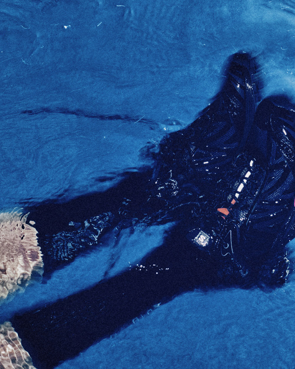 Aries x Salomon XT-Whisper Black/Earth L49129700